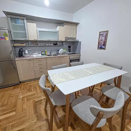 Seven Tower Free Parking Apartment *